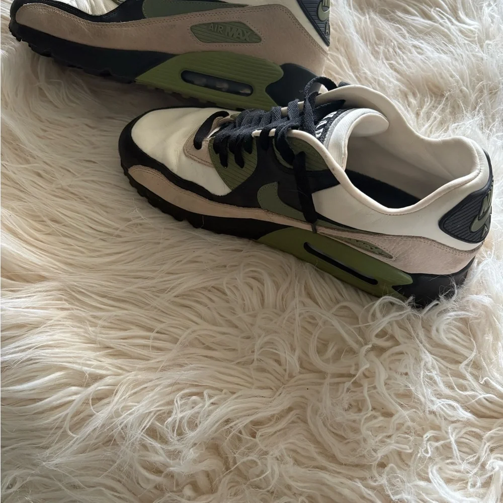 Nike Air Max Lahar Escape Men's Sneakers - Black, Green, and White - Picture 2 of 6